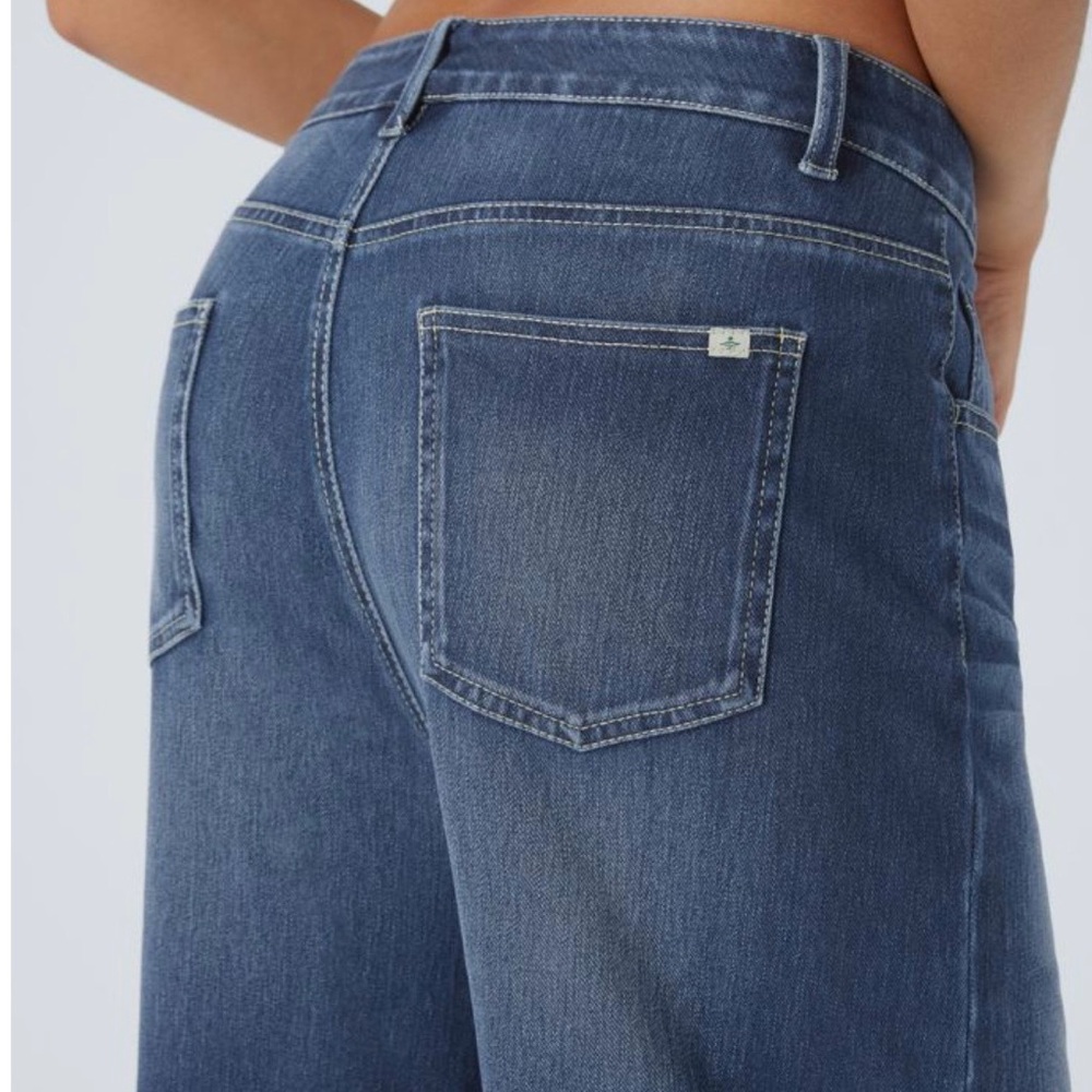 Halara Flex™ Mid Rise Pockets Washed
Wide Leg Casual Jeans - Picture 4 of 9